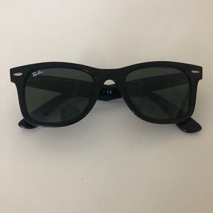 Ray-Ban Wayfarers RB2140